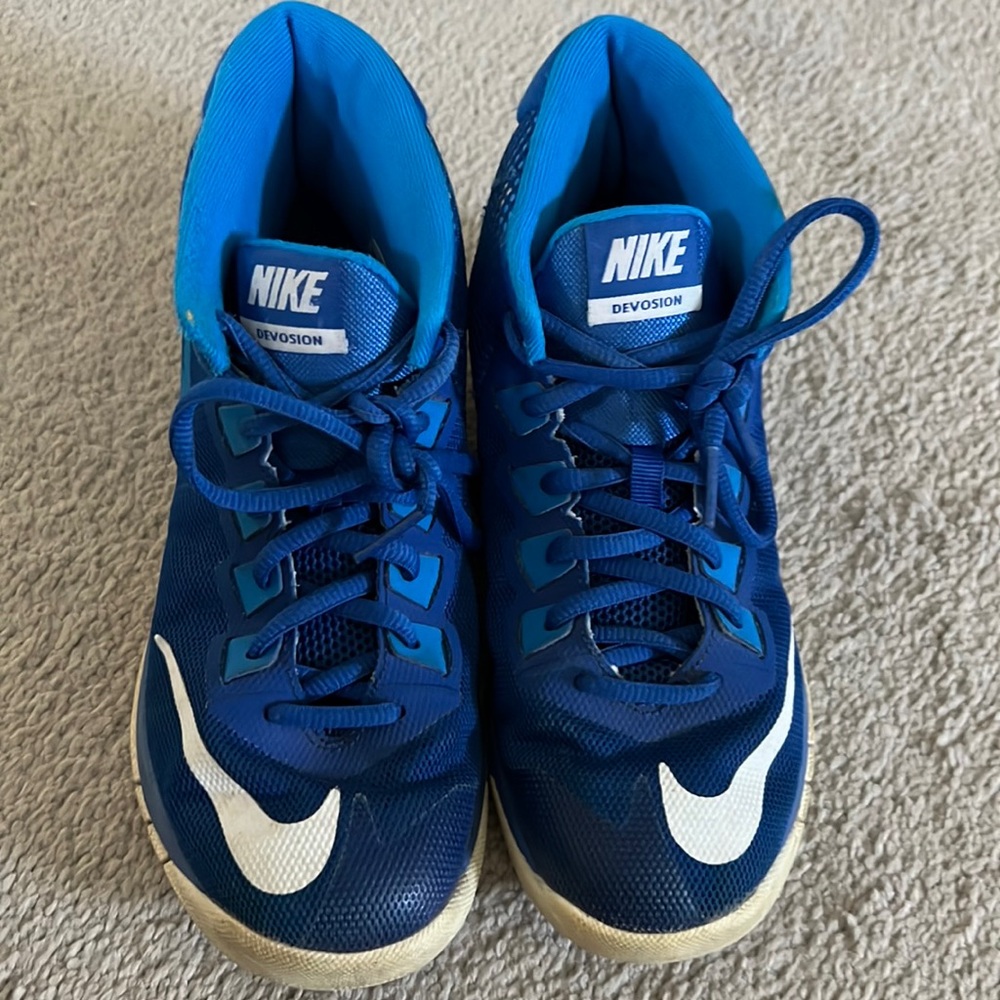 Gently used Nike basketball shoe size 2